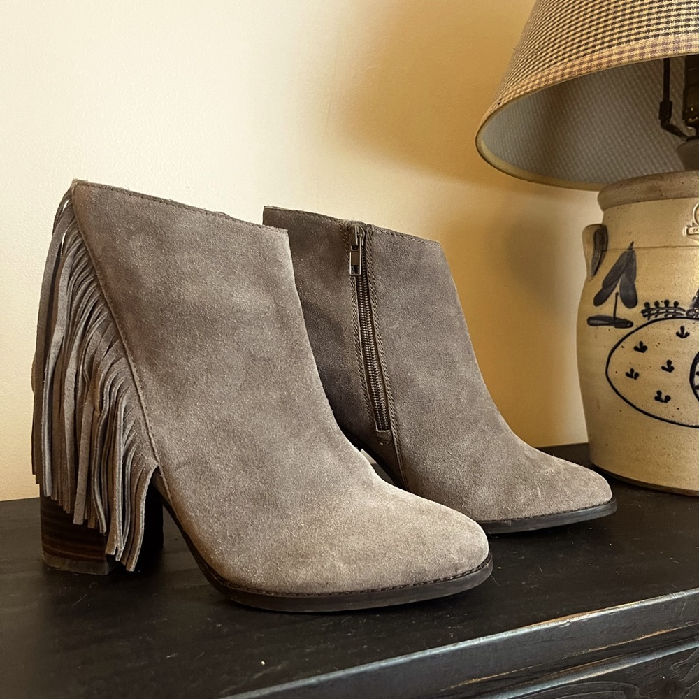 Arturo Chiang fringe boot sz 8.5